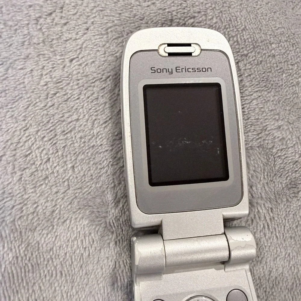 Sony Ericsson Z500a Star Wars Episode III General Grievous Cingular Flip Phone